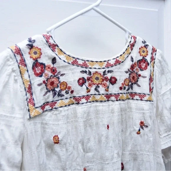 Knox Rose Embroidered Floral Top, Size Medium - Picture 3 of 8